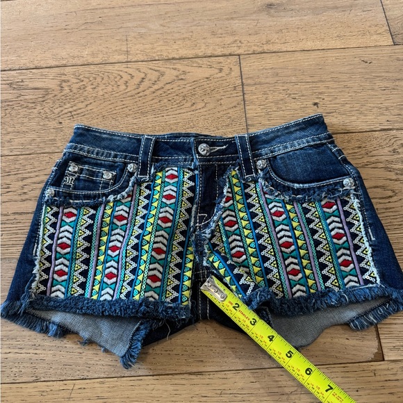 Miss‎ Me Embroidered Denim Shorts Sz 26 - Picture 5 of 10
